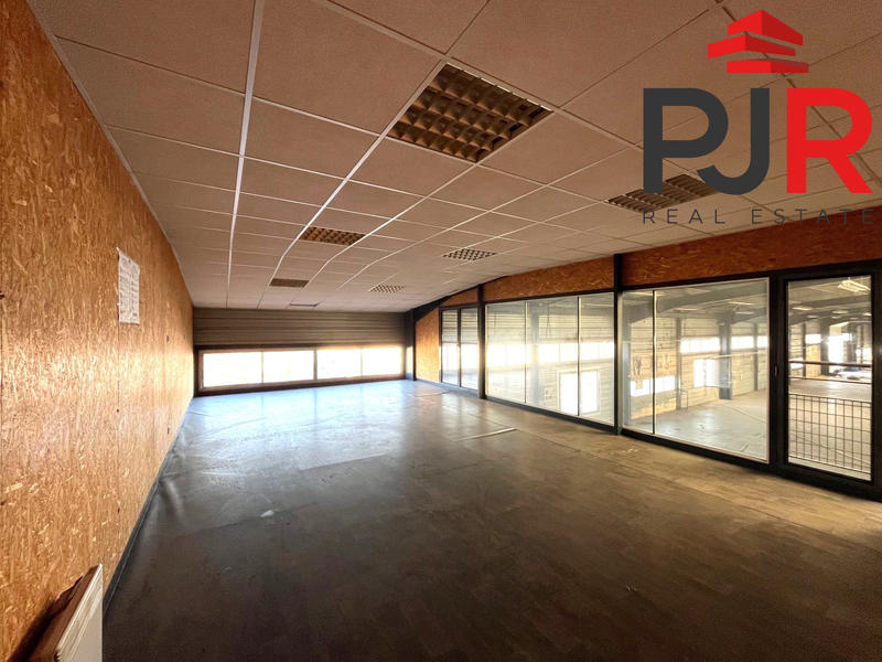 Local d'activités - 1 582 m²