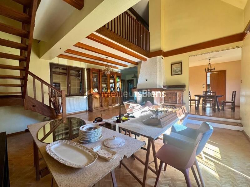 Maison - 180 m² - 6 pièces