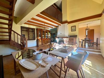 Maison - 180 m² - 6 pièces