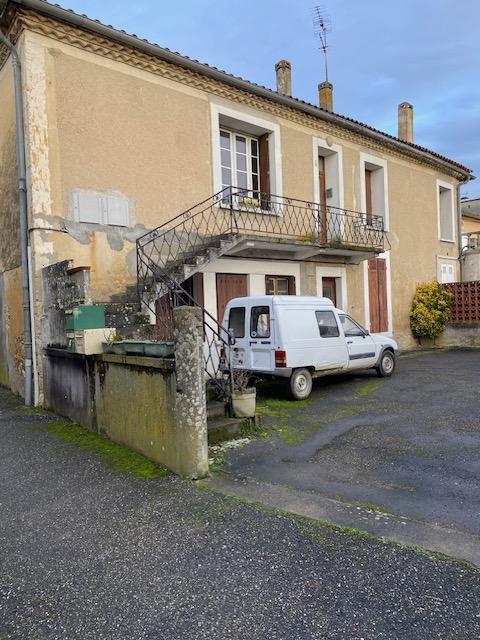 Maison - 280 m² - 6 pièces