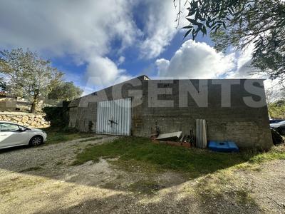 Maison - 410 m² - 4 pièces