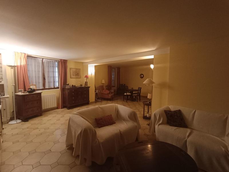 Maison - 254 m² - 12 pièces