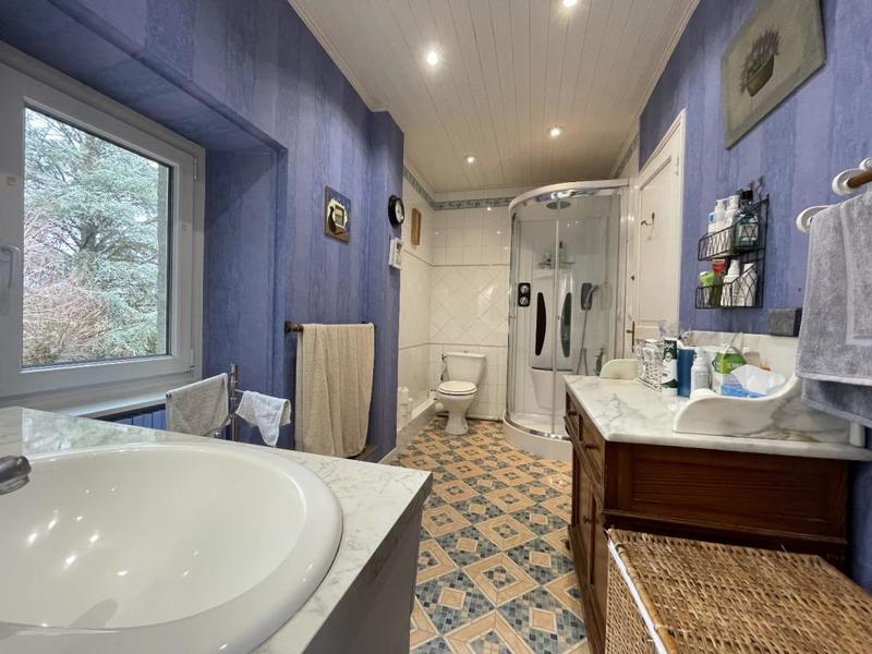 Demeure - 165 m² - 8 pièces