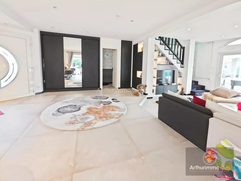 Maison - 178 m² - 6 pièces