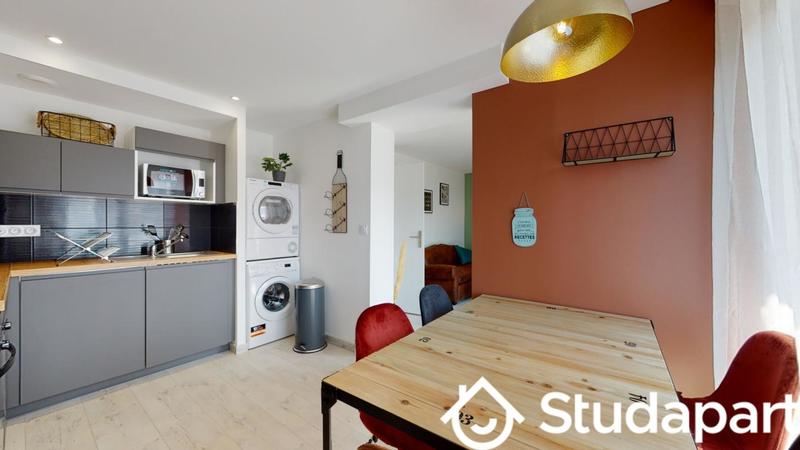 Chambre - 9 m² - 1 pièce