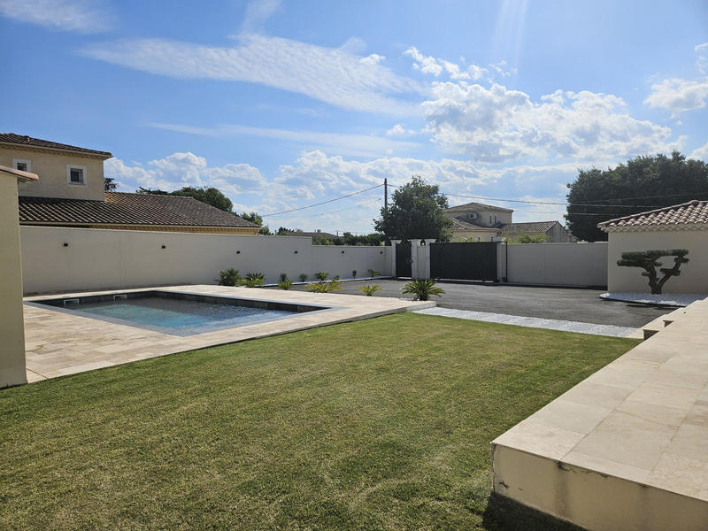 Villa - 240 m² - 8 pièces