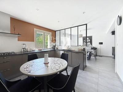 Maison - 136 m² - 5 pièces