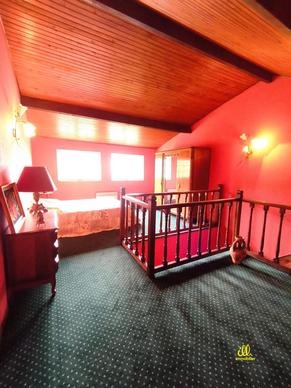 Maison - 177 m² - 7 pièces