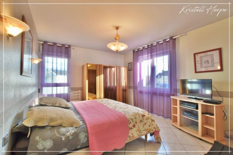 Maison - 220 m² - 9 pièces