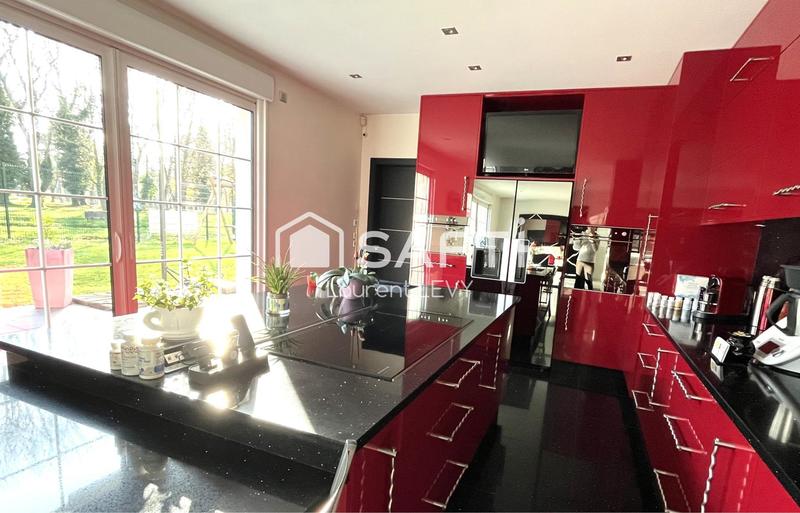 Maison - 340 m² - 7 pièces