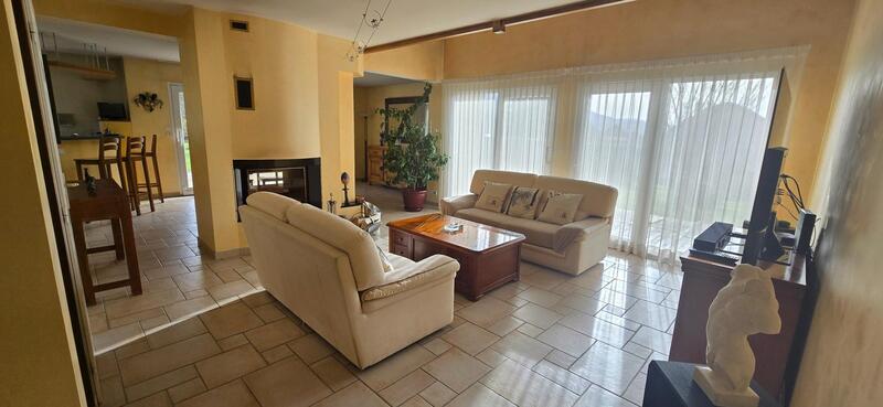 Maison - 177 m² - 7 pièces