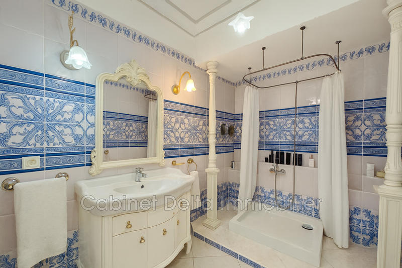 Maison - 250 m² - 3 pièces