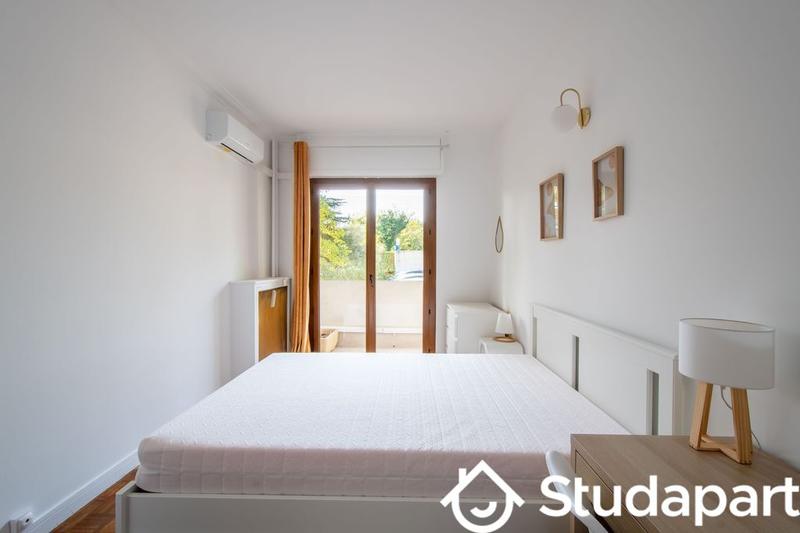 Chambre - 92 m² - 1 pièce