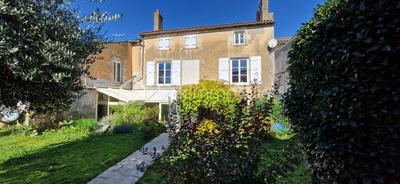 Maison de ville - 211 m² - 9 pièces