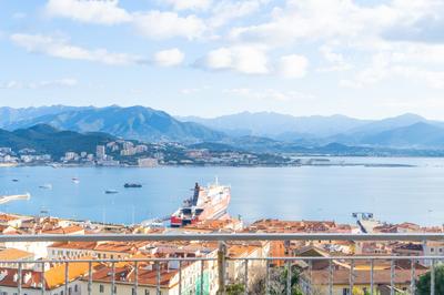 Appartement - 93 m² - 4 pièces