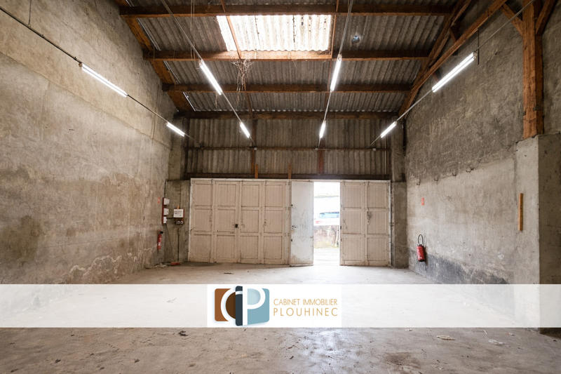 Parking / Garage - 83 m²