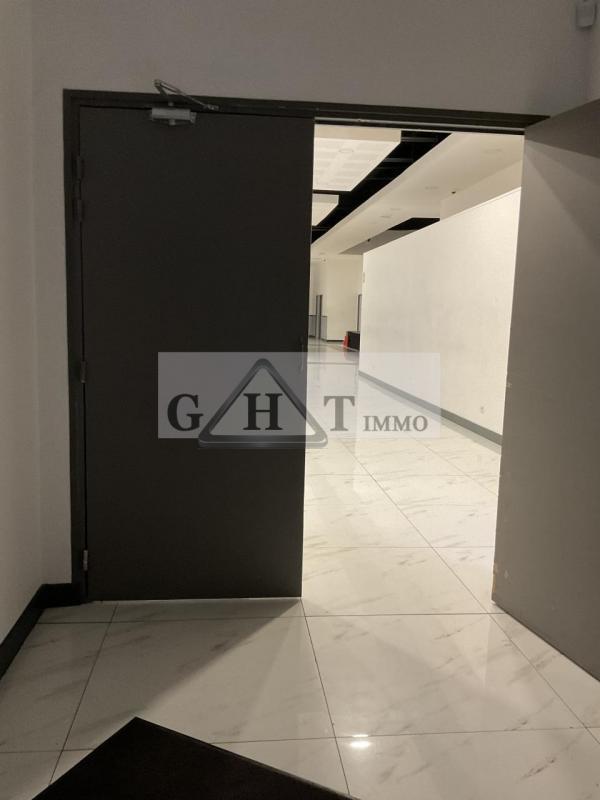 Local commercial - 980 m²