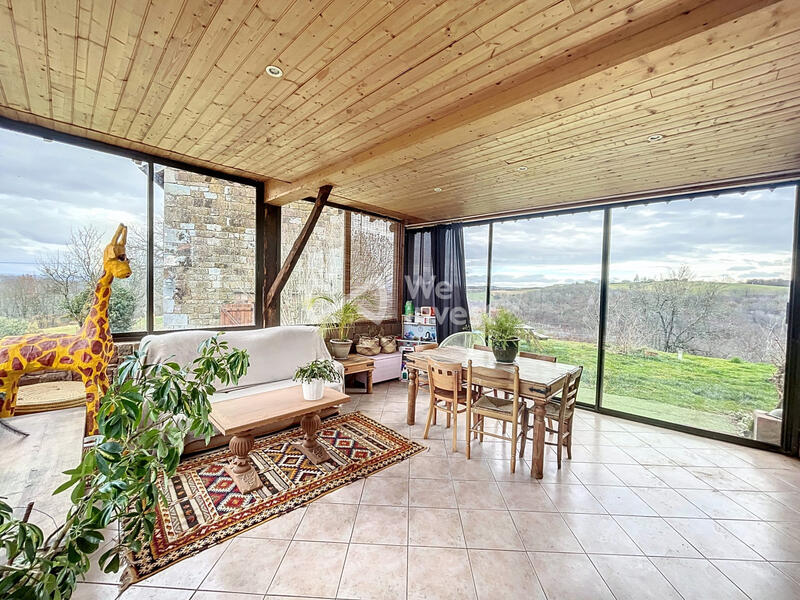 Maison - 189 m² - 12 pièces