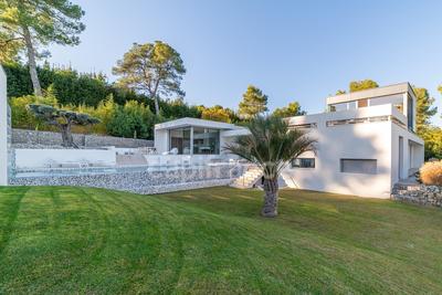 Maison - 400 m² - 11 pièces