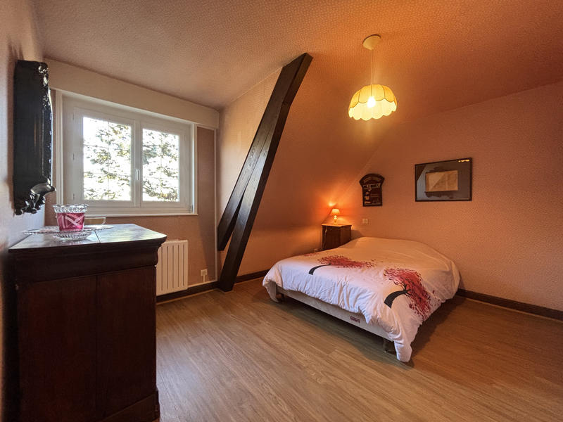 Maison - 205 m² - 8 pièces