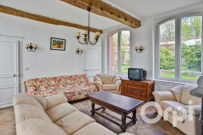 Maison - 210 m² - 12 pièces