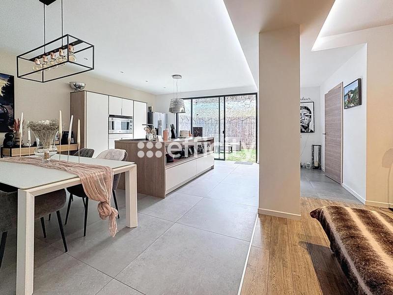 Appartement - 110 m² - 2 pièces