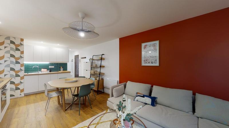 Appartement - 90 m² - 6 pièces