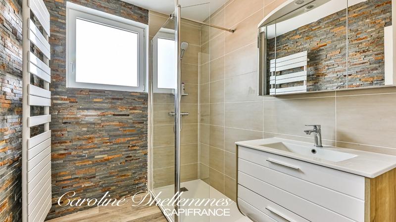 Maison - 263 m² - 7 pièces