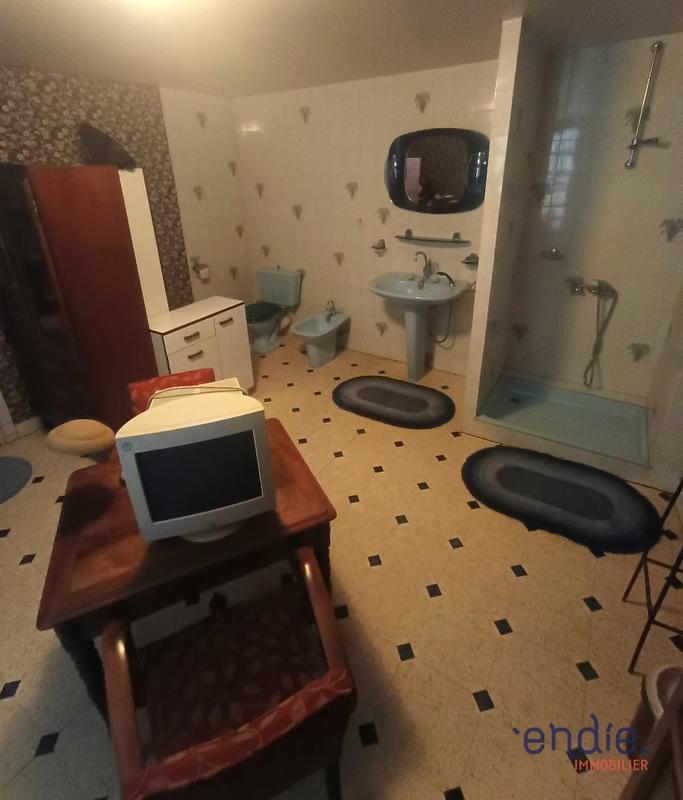 Maison - 180 m² - 7 pièces