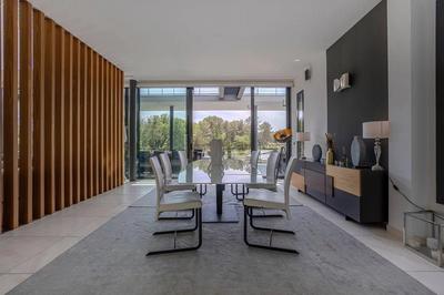 Maison - 480 m² - 8 pièces