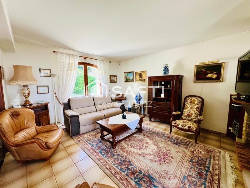 Maison - 231 m² - 6 pièces