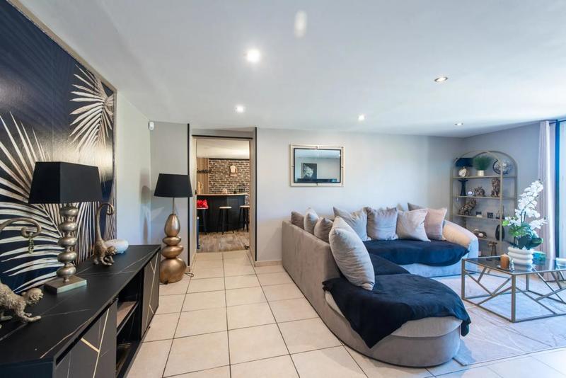 Villa - 280 m² - 11 pièces