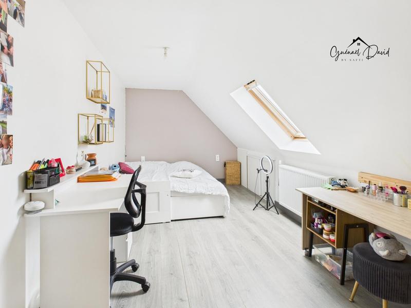 Maison - 182 m² - 8 pièces