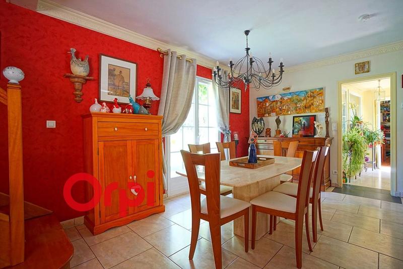 Maison - 220 m² - 9 pièces