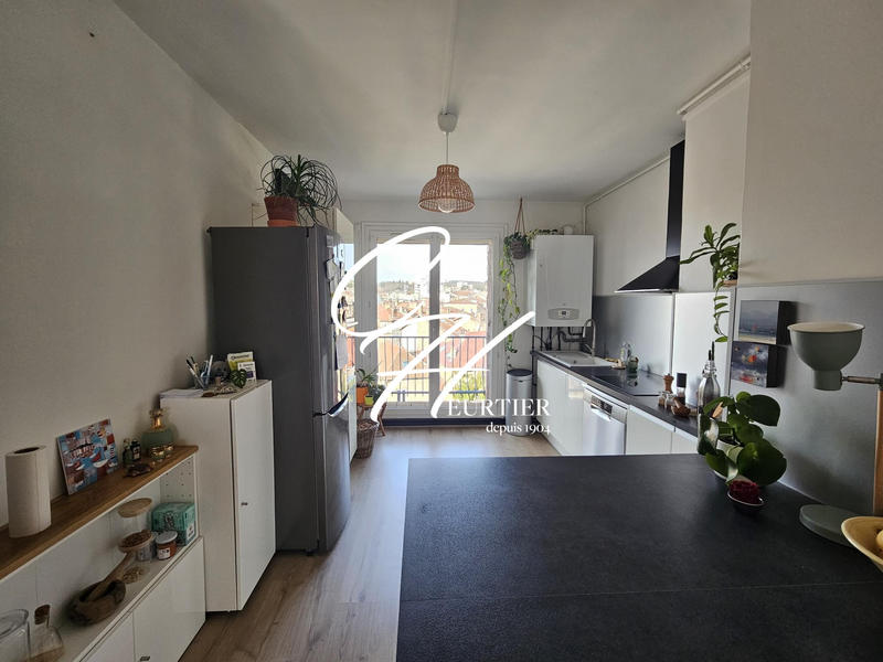 Appartement - 80 m² - 3 pièces