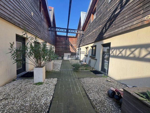 Appartement - 90 m² - 4 pièces