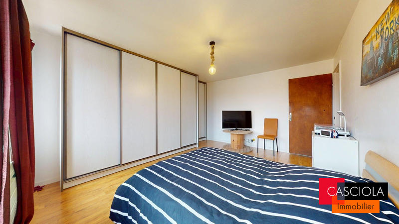 Maison - 200 m² - 5 pièces