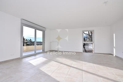 Appartement - 83 m² - 3 pièces