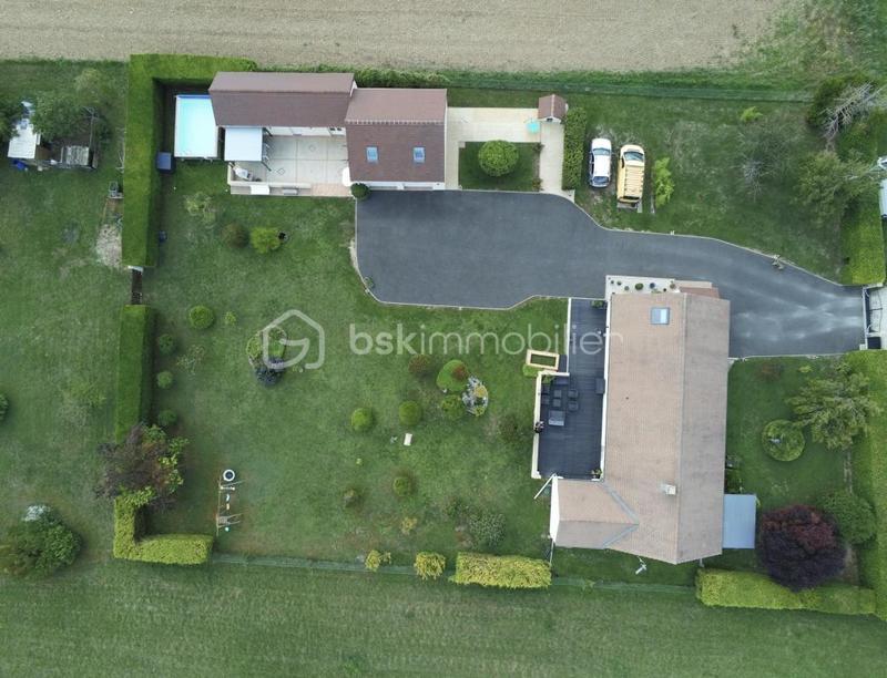 Maison traditionnelle - 148 m² - 7 pièces