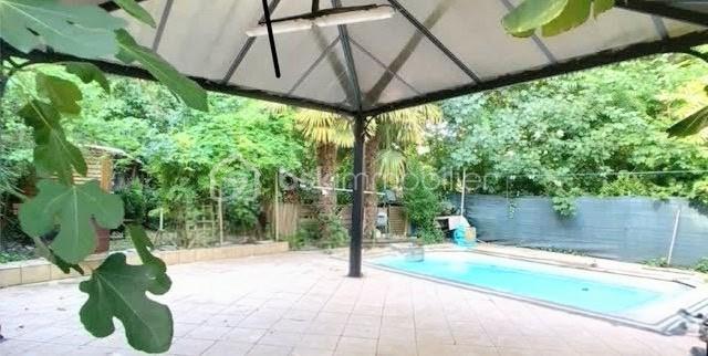 Maison traditionnelle - 117 m² - 5 pièces