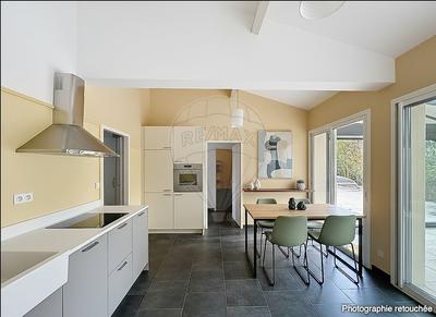 Maison - 250 m² - 7 pièces