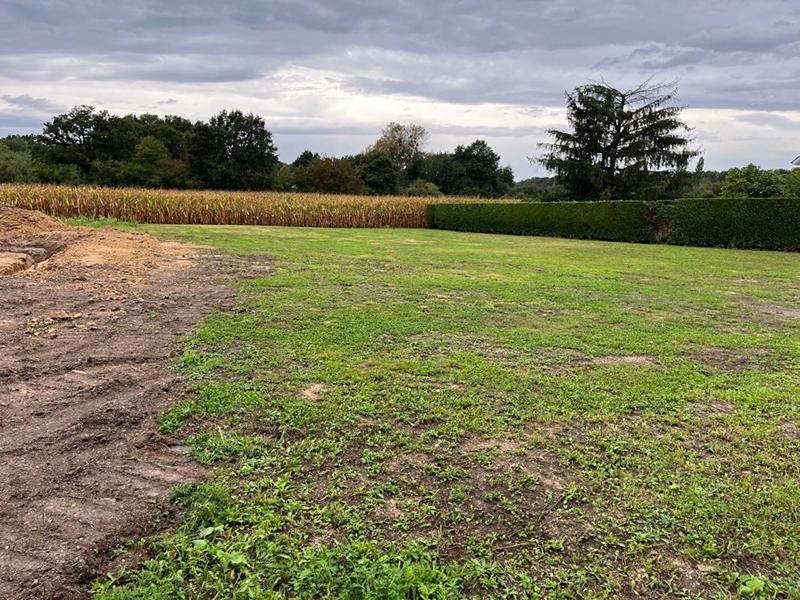 Terrain constructible - 1 080 m²