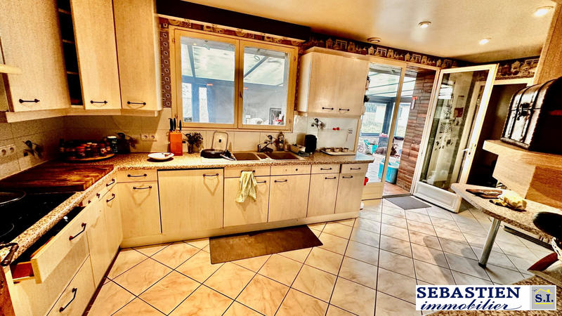 Maison - 429 m² - 14 pièces