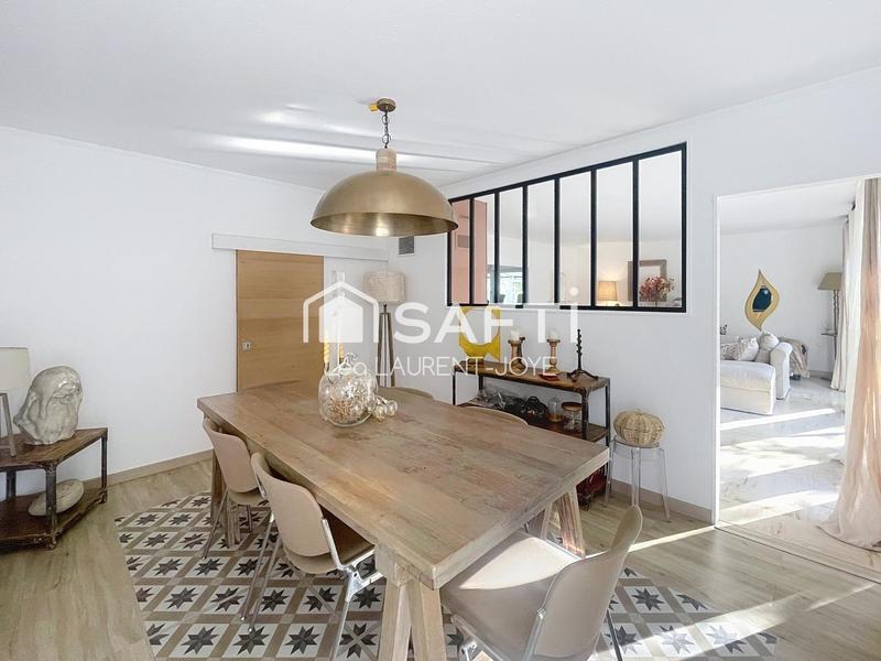 Maison - 255 m² - 9 pièces