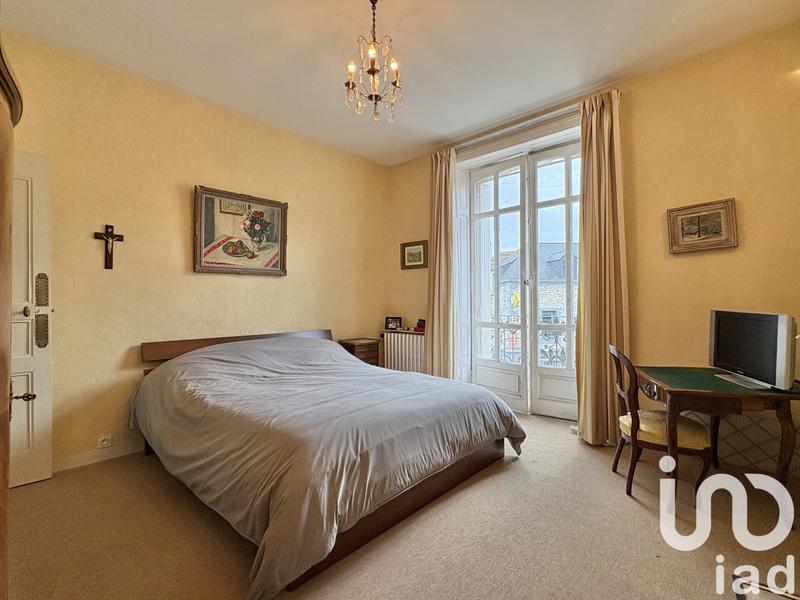 Maison - 177 m² - 9 pièces