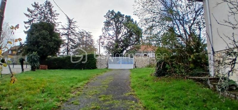 Maison traditionnelle - 130 m² - 8 pièces