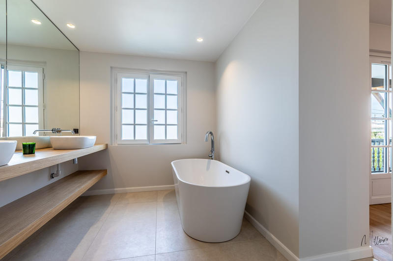 Maison - 290 m² - 8 pièces