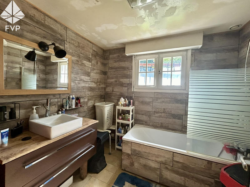 Maison - 163 m² - 6 pièces