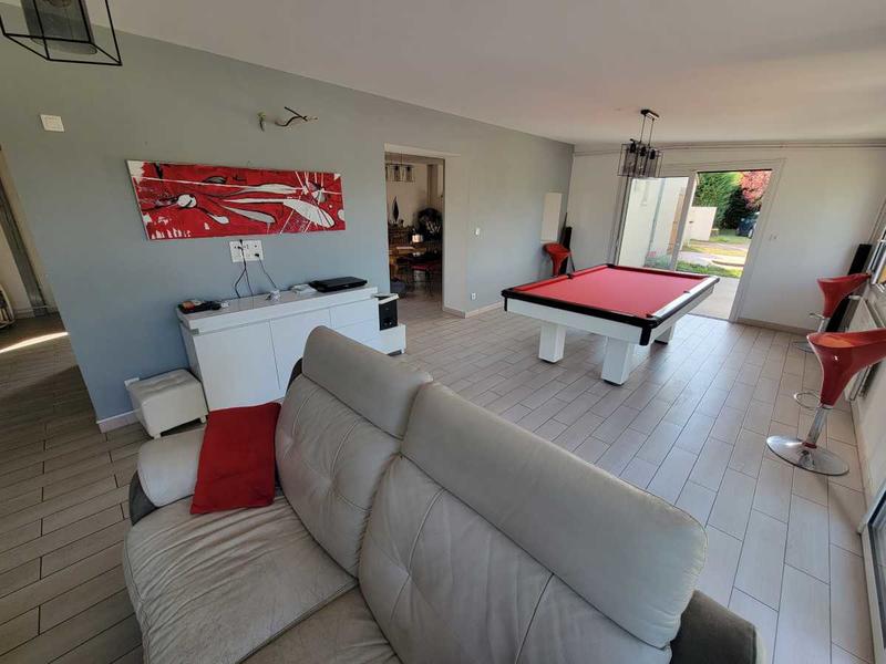 Maison traditionnelle - 196 m² - 8 pièces