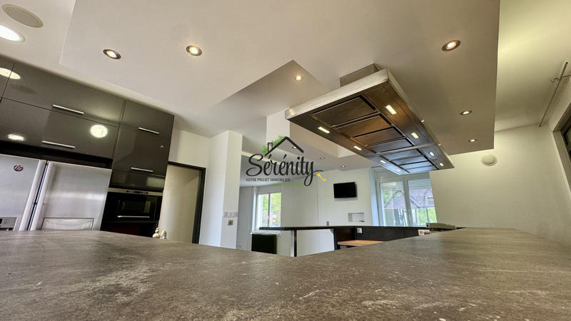 Maison - 169 m² - 8 pièces